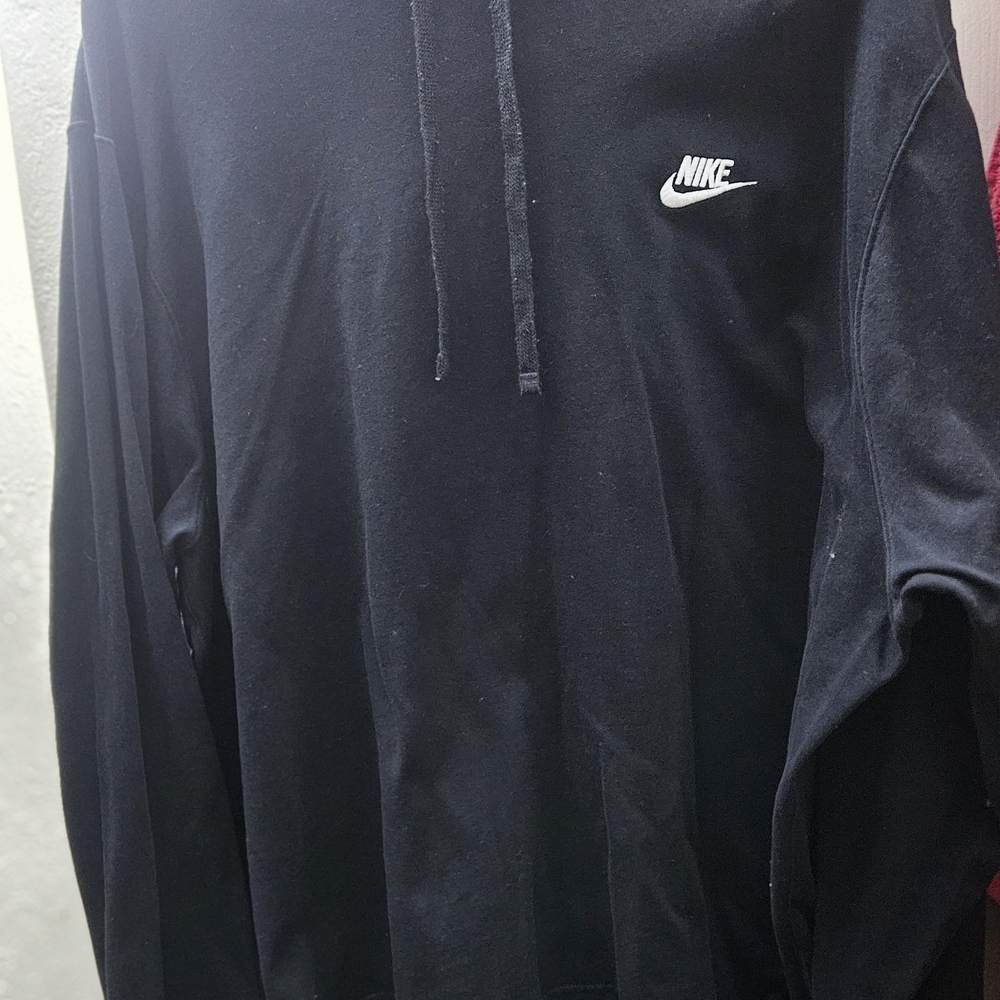 Nike Men's Black Pullover Hoodie